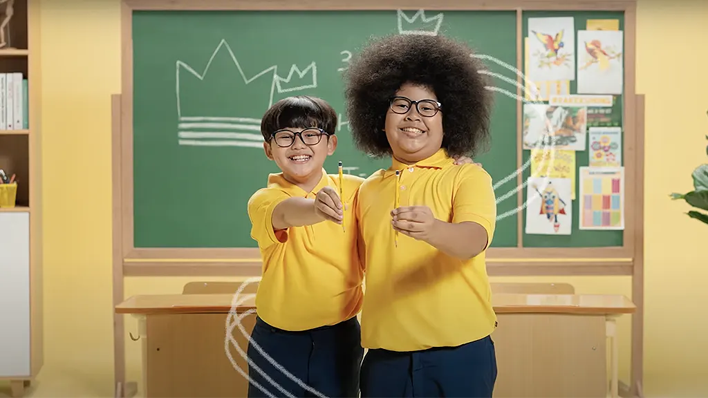Sante Productions showcases the Agatis 2B Yellow Pencil in a vibrant commercial, highlighting its design, mood-boosting color, and impact on students’ focus.
