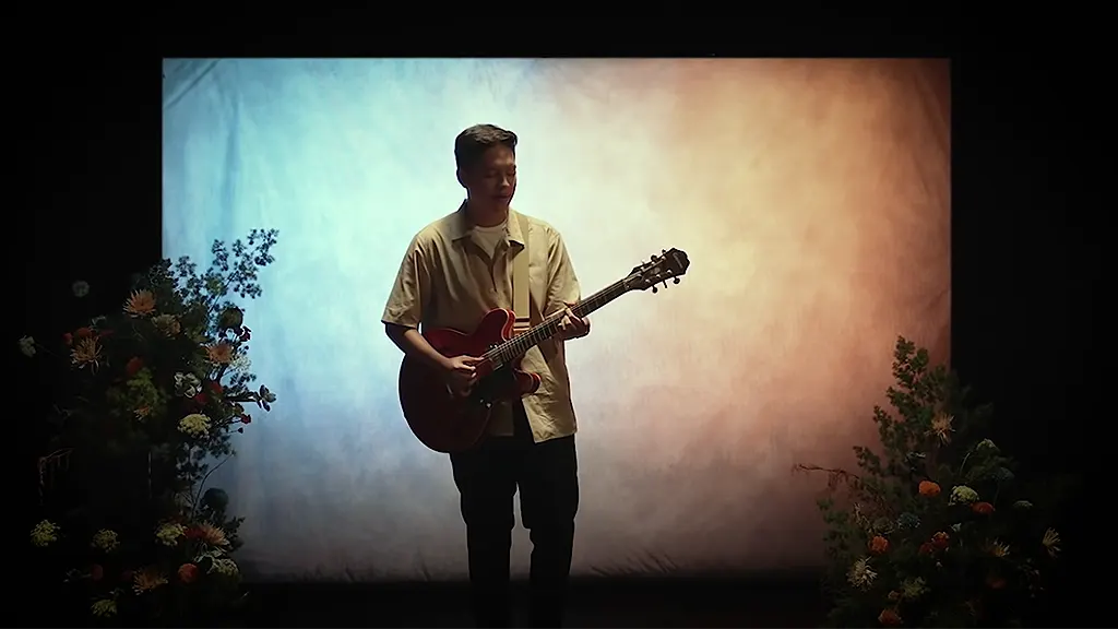 Sayup Menjauh Adikara Fardy music video